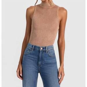 NEW ALICE + OLIVIA darcey metallic tank top in gold
